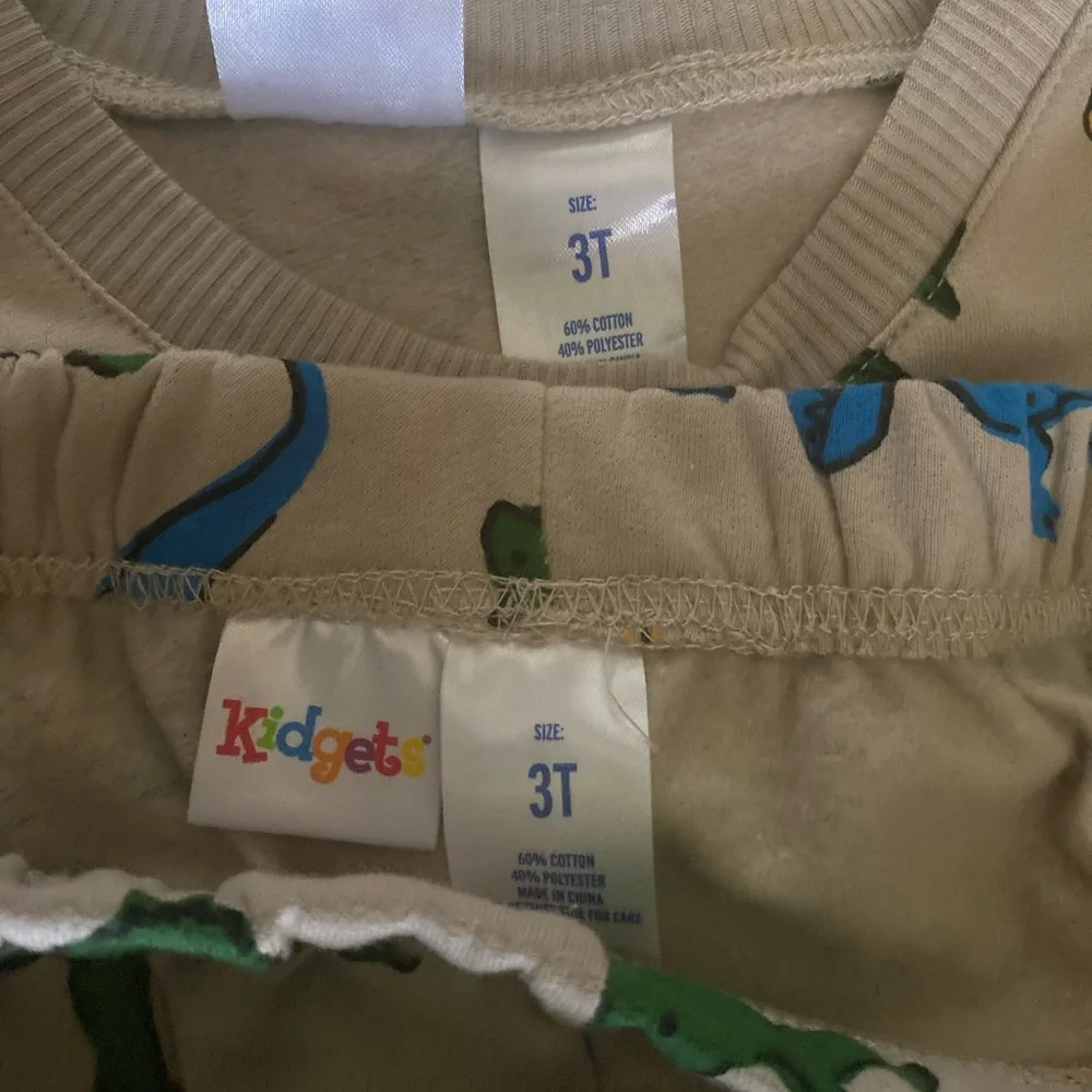 Kidgets Dinosaur 2pc Set - Blue, Green, Yellow on Cream - Picture 2 of 2